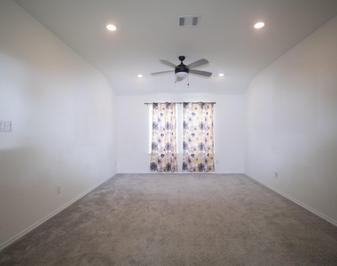 2105 Ebony Dove St - Photo Thumbnail 11