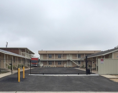 1206 Bundrant Dr - Photo Thumbnail 1