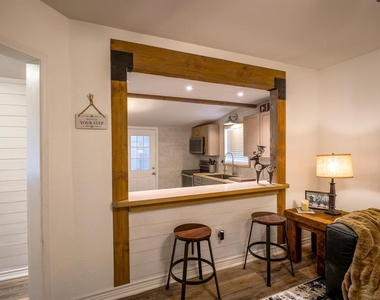 103 N Avenue Q Ave - Photo Thumbnail 22