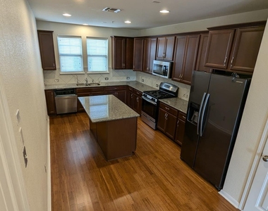 7220 Wyoming Springs Dr - Photo Thumbnail 3
