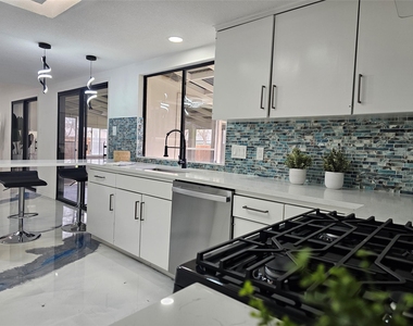 10706 Berthound Dr - Photo Thumbnail 6