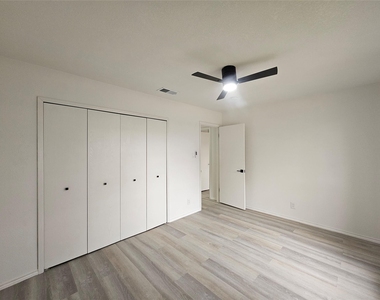 10706 Berthound Dr - Photo Thumbnail 24