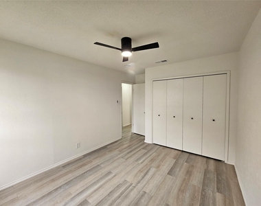 10706 Berthound Dr - Photo Thumbnail 21