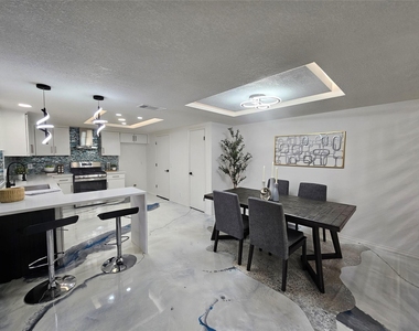 10706 Berthound Dr - Photo Thumbnail 4