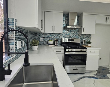 10706 Berthound Dr - Photo Thumbnail 8