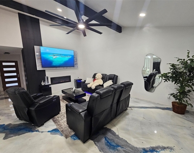 10706 Berthound Dr - Photo Thumbnail 3
