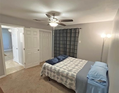 1705 Crossing Pl - Photo Thumbnail 7