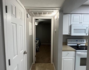 1705 Crossing Pl - Photo Thumbnail 5