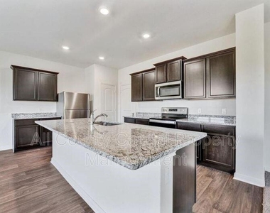 18505 Quiet Range Dr - Photo Thumbnail 4