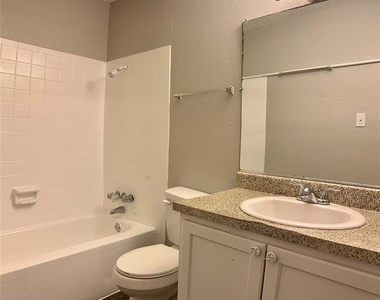 5426 Menchaca Rd - Photo Thumbnail 5