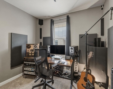 6814 E Riverside Dr - Photo Thumbnail 19