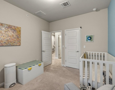 6814 E Riverside Dr - Photo Thumbnail 23