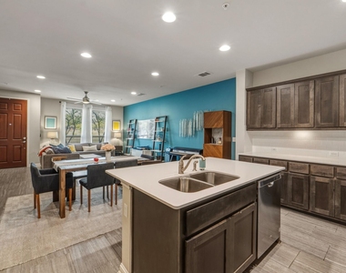 6814 E Riverside Dr - Photo Thumbnail 9