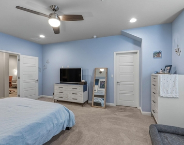 6814 E Riverside Dr - Photo Thumbnail 16