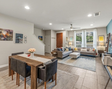6814 E Riverside Dr - Photo Thumbnail 7