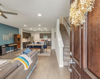 6814 E Riverside Dr - Photo Thumbnail 2