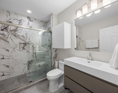 5600 Blueridge Ct - Photo Thumbnail 20
