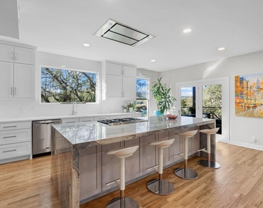 5600 Blueridge Ct - Photo Thumbnail 13