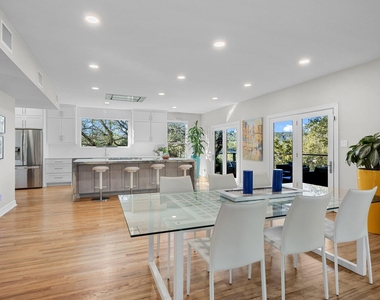 5600 Blueridge Ct - Photo Thumbnail 12