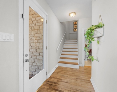 5600 Blueridge Ct - Photo Thumbnail 4