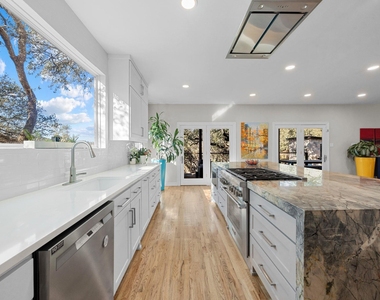 5600 Blueridge Ct - Photo Thumbnail 14