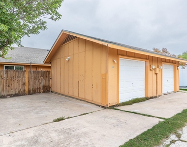 323 W William Cannon Dr - Photo Thumbnail 25