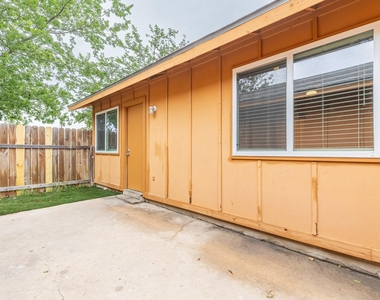 323 W William Cannon Dr - Photo Thumbnail 24