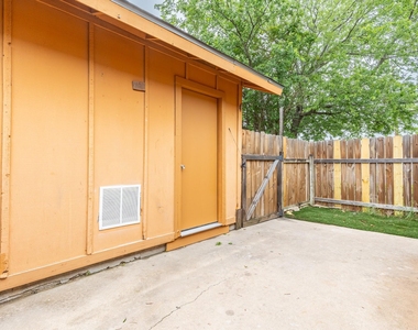 323 W William Cannon Dr - Photo Thumbnail 23