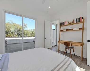 2804 S 1st St - Photo Thumbnail 12