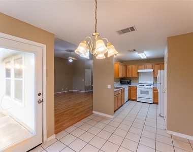 109 Granite Shoals Dr - Photo Thumbnail 16