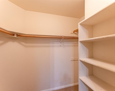 109 Granite Shoals Dr - Photo Thumbnail 13