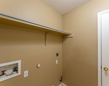109 Granite Shoals Dr - Photo Thumbnail 10