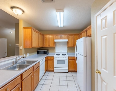 109 Granite Shoals Dr - Photo Thumbnail 17