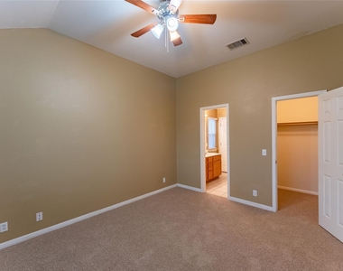 109 Granite Shoals Dr - Photo Thumbnail 11