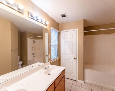 109 Granite Shoals Dr - Photo Thumbnail 14