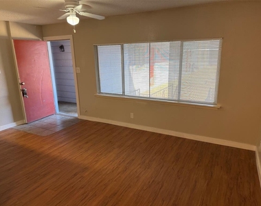 2408 Longview St - Photo Thumbnail 3