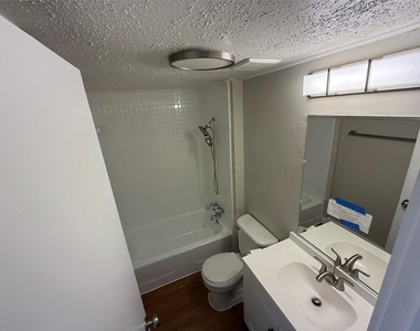 2408 Longview St - Photo Thumbnail 6