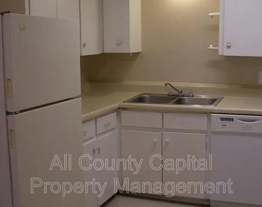 6508 S 1st St - Photo Thumbnail 5