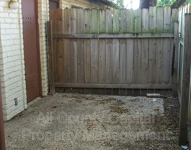 6508 S 1st St - Photo Thumbnail 1