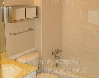 6508 S 1st St - Photo Thumbnail 2