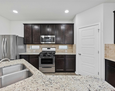 9924 Milla Cir - Photo Thumbnail 16