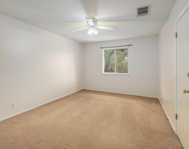 9401 Caracas Dr - Photo Thumbnail 25
