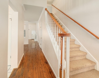 9401 Caracas Dr - Photo Thumbnail 17