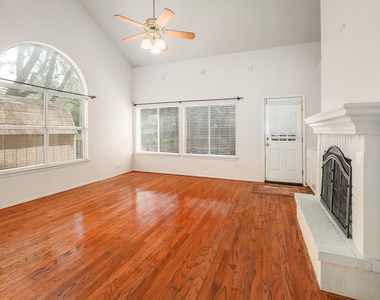 9401 Caracas Dr - Photo Thumbnail 2