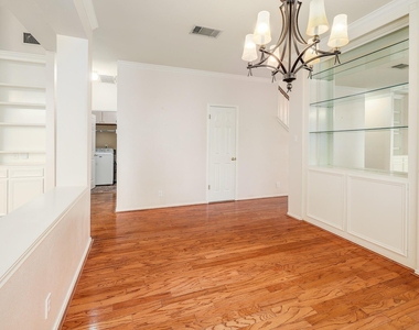 9401 Caracas Dr - Photo Thumbnail 8