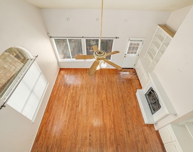 9401 Caracas Dr - Photo Thumbnail 5