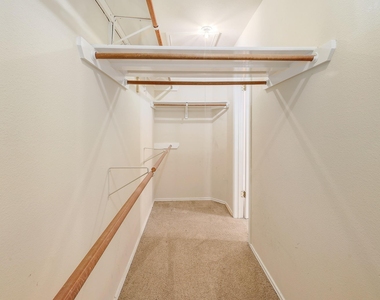 9401 Caracas Dr - Photo Thumbnail 16