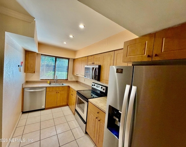 5811 Atlantic Boulevard - Photo Thumbnail 4