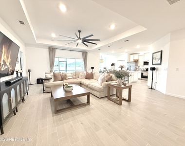 9797 Giada Drive - Photo Thumbnail 8