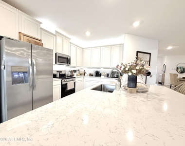 9797 Giada Drive - Photo Thumbnail 10